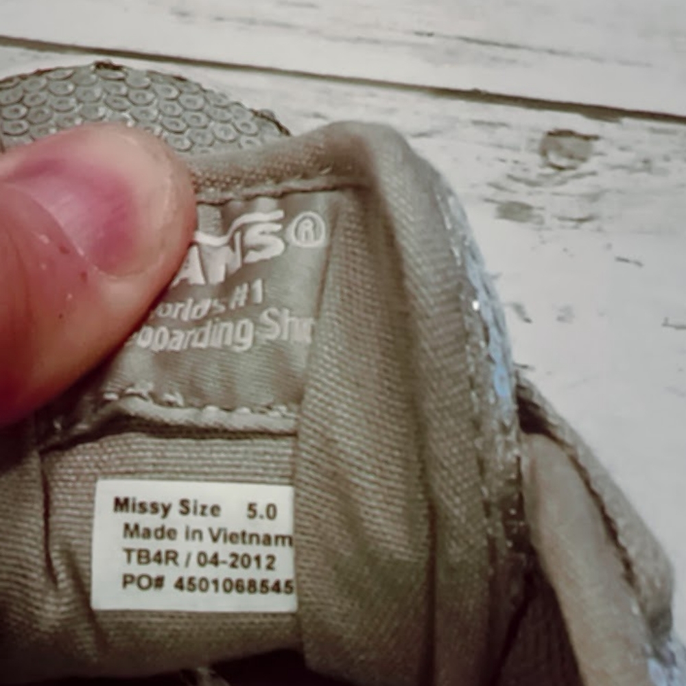 Vans - Picture 9 of 10